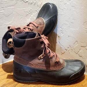 Sorel Men's Size 8 Two-Tone Leather Upper, Rubber Lower Waterproof Boots